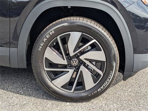 New 2026 Volkswagen Atlas SE image 11