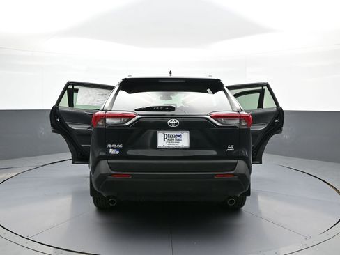 Used 2019 Toyota RAV4 LE w/ All Weather Liner Package AWD/4WD image 46
