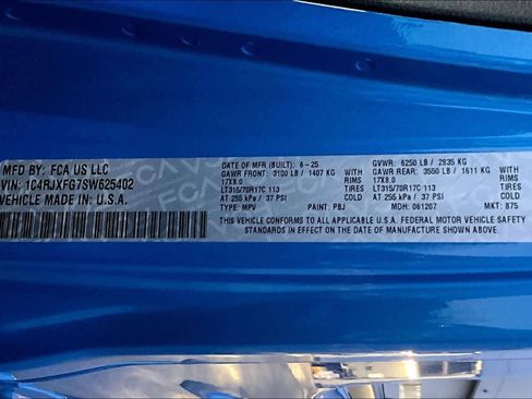 Used 2025 Jeep Wrangler Unlimited Rubicon image 21