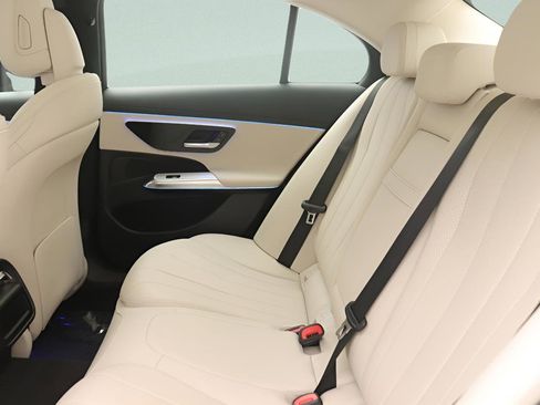 Certified 2024 Mercedes-Benz E 350 4MATIC Sedan image 30