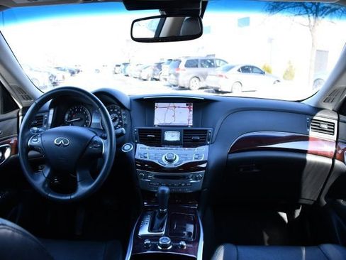 Used 2017 INFINITI Q70 3.7 image 18