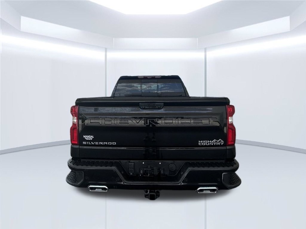 Used 2023 Chevrolet Silverado 1500 High Country w/ Technology Package AWD/4WD image 8