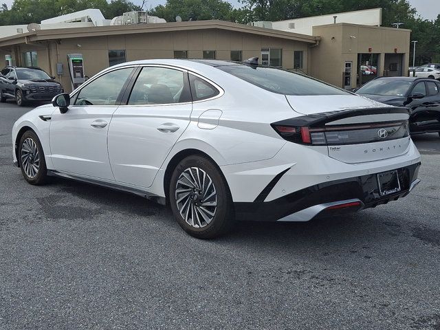 Certified 2025 Hyundai Sonata Limited FWD image 3