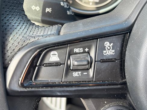 Used 2022 Alfa Romeo Giulia Ti image 13