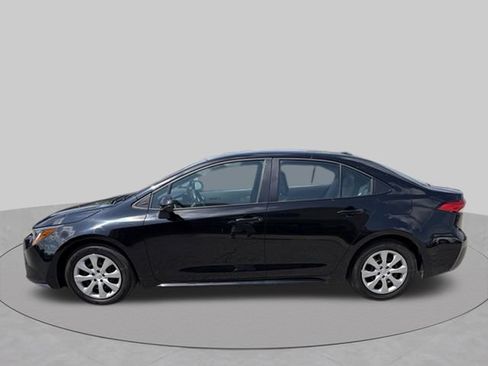 Used 2025 Toyota Corolla LE FWD image 3
