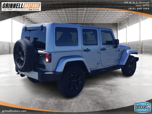 Used 2014 Jeep Wrangler Unlimited Sahara w/ Dual Top Group AWD/4WD image 5