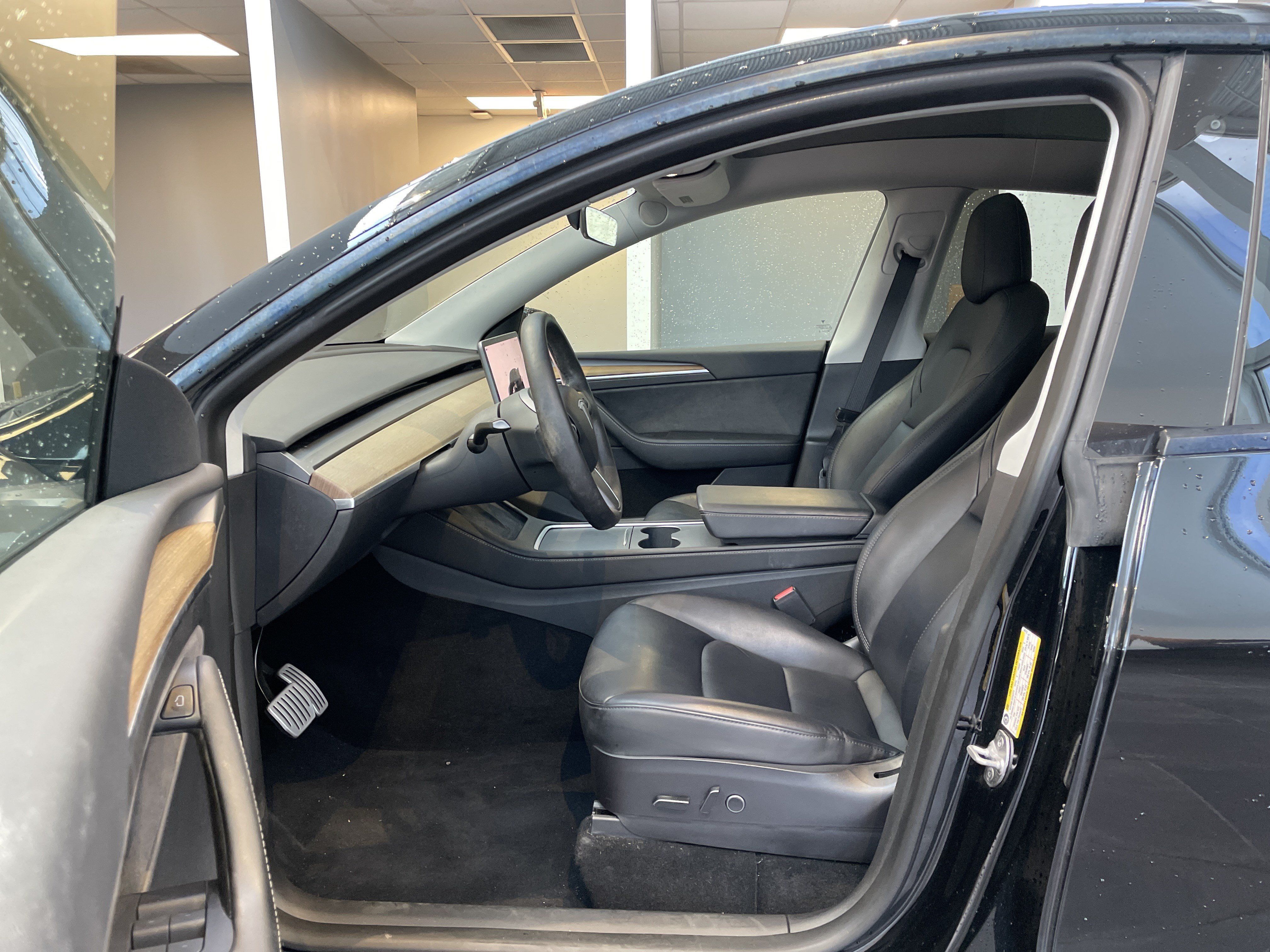 Used 2023 Tesla Model Y Long Range AWD/4WD image 15