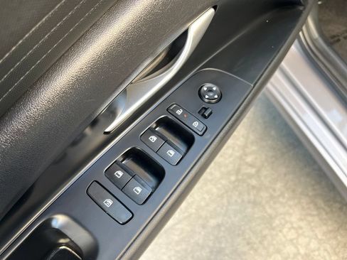 Used 2024 Hyundai Elantra SEL FWD image 11