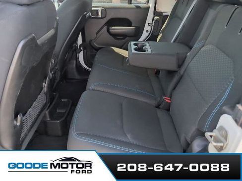 Used 2024 Jeep Wrangler Unlimited Rubicon 4xe AWD/4WD image 6