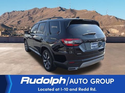 Used 2023 Honda Pilot Elite image 3