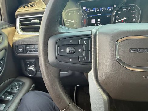 Used 2021 GMC Yukon Denali w/ Denali Premium Package AWD/4WD image 37