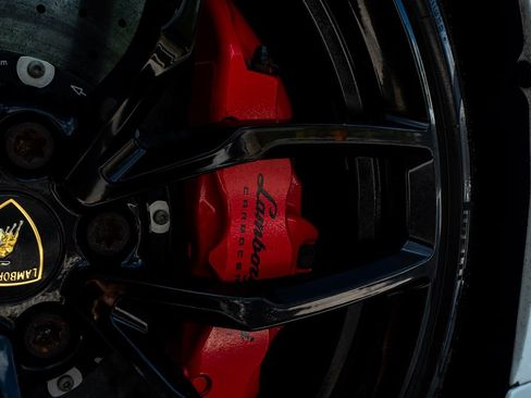 Used 2017 Lamborghini Huracan LP 610-4 AWD/4WD image 8