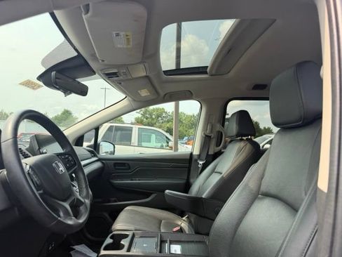 Used 2025 Honda Odyssey EX-L image 3