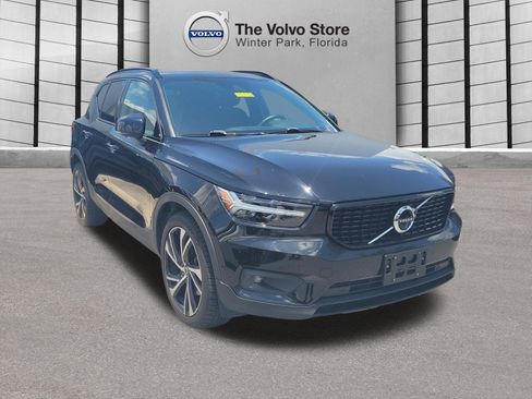 Used 2021 Volvo XC40 T5 R-Design w/ Advanced Package AWD/4WD image 3