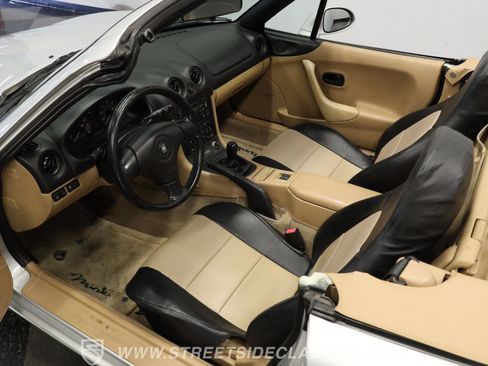Used 1999 MAZDA MX-5 Miata image 4