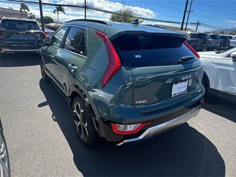 Used 2025 Kia Niro EX Touring image 3
