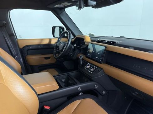 Used 2024 Land Rover Defender 130 X-Dynamic SE AWD/4WD image 35