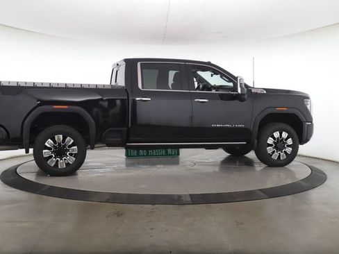 Used 2024 GMC Sierra 2500 Denali w/ Denali Reserve Package AWD/4WD image 6