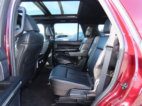 Used 2021 Ford Expedition XLT image 22