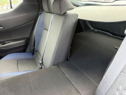 Used 2022 Toyota C-HR XLE FWD image 8