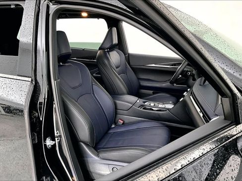 Certified 2026 INFINITI QX60 Sport image 10