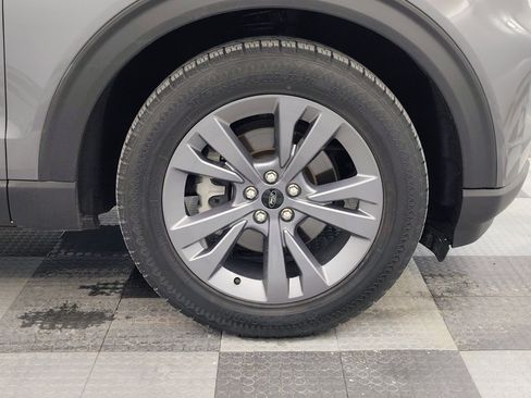 Used 2022 Ford Explorer XLT w/ Equipment Group 202A image 12