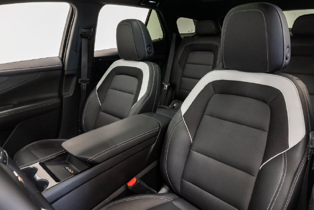 Used 2024 Chevrolet Blazer EV LT AWD/4WD image 9