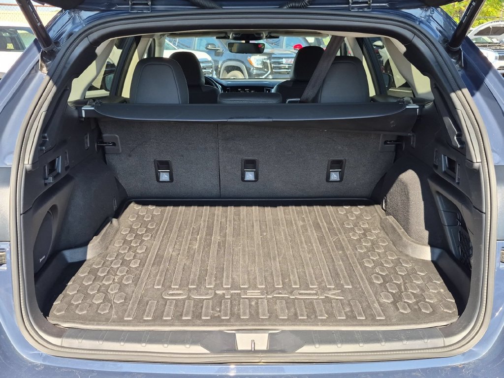 Used 2025 Subaru Outback Onyx Edition AWD/4WD image 29