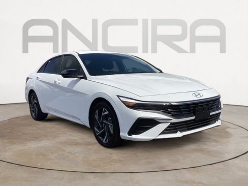 Used 2025 Hyundai Elantra SEL FWD image 7
