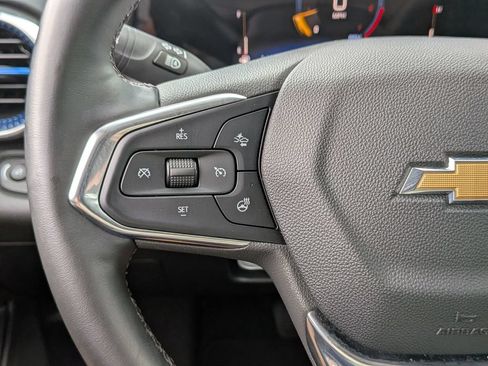 Used 2025 Chevrolet Trax LT w/ LT Convenience Package FWD image 19