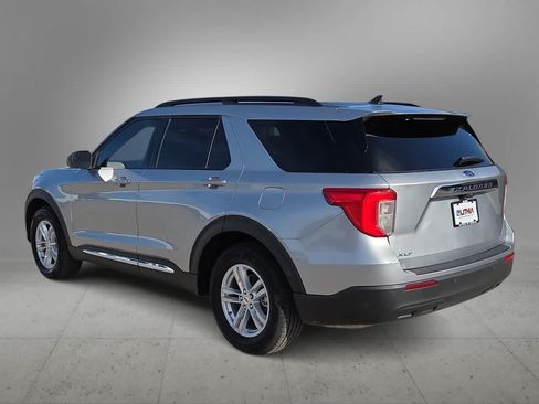 Used 2023 Ford Explorer XLT RWD image 6