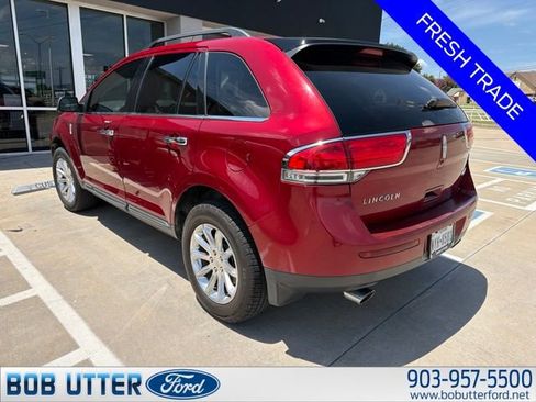 Used 2013 Lincoln MKX FWD image 4