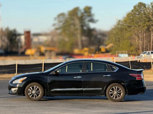 Used 2015 Nissan Altima 2.5 S w/ Sport Value Package image 8