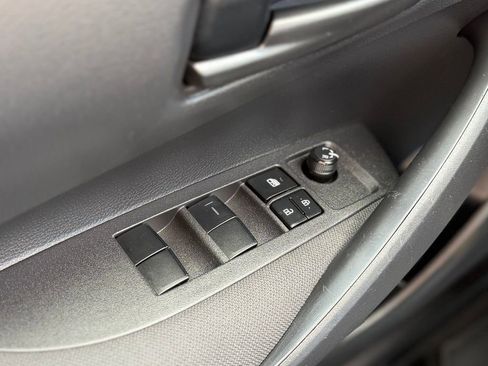 Used 2023 Toyota Corolla LE image 21