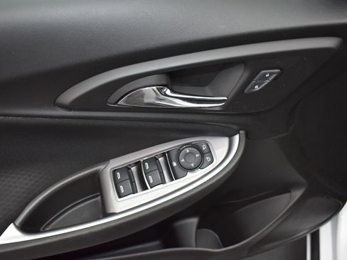 Used 2023 Chevrolet Malibu RS image 14