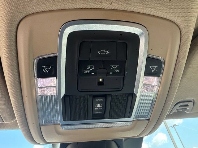 Used 2021 RAM 1500 Laramie AWD/4WD image 30