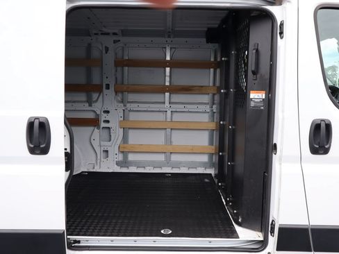 Used 2025 RAM ProMaster 2500 w/ U-Haul Equipment Group FWD image 12