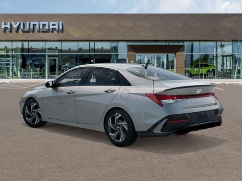 Certified 2026 Hyundai Elantra SEL Sport FWD image 5