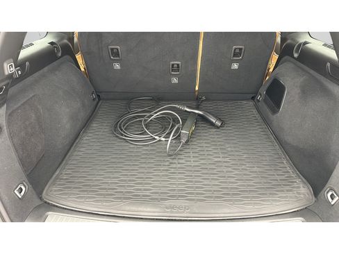 Used 2023 Jeep Grand Cherokee Summit AWD/4WD image 27
