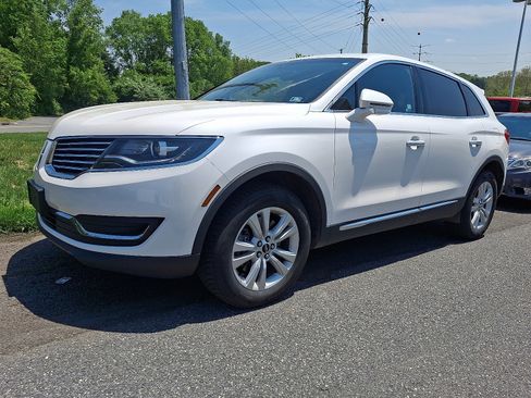 Used 2018 Lincoln MKX Premiere AWD/4WD image 3