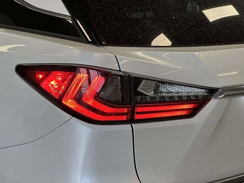 Used 2022 Lexus RX 350L Premium w/ Premium Package AWD/4WD image 8