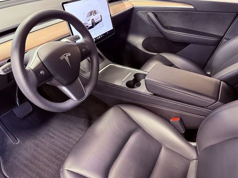 Used 2023 Tesla Model Y Long Range AWD/4WD image 16