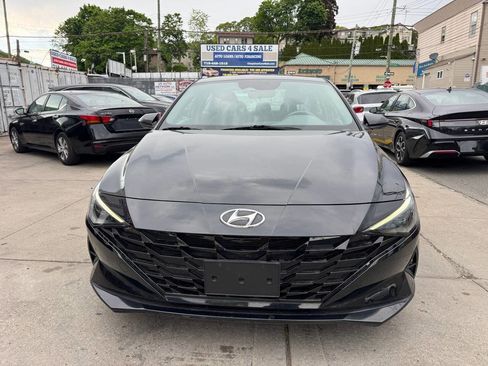 Used 2021 Hyundai Elantra SEL w/ Convenience Package FWD image 2