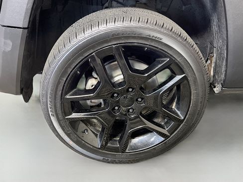 Used 2020 Jeep Renegade Latitude AWD/4WD image 14