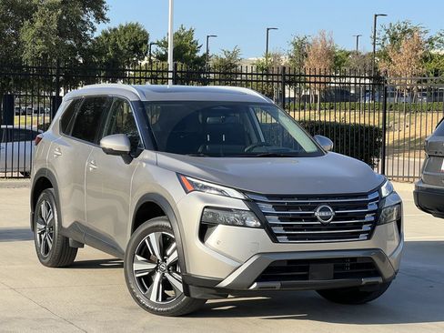 Certified 2025 Nissan Rogue SL w/ Tech Package AWD/4WD image 1