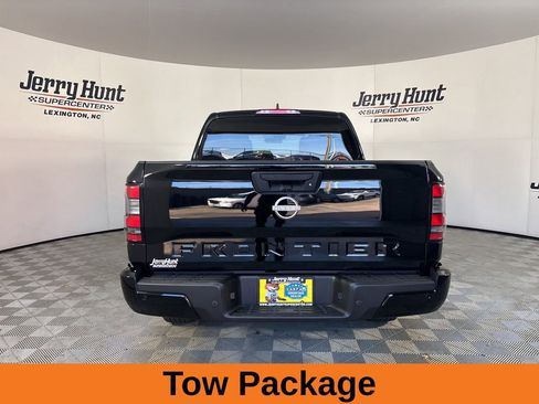 Used 2025 Nissan Frontier SV image 6
