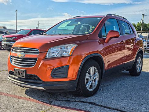 Used 2016 Chevrolet Trax LT w/ LT Convenience Package FWD image 3