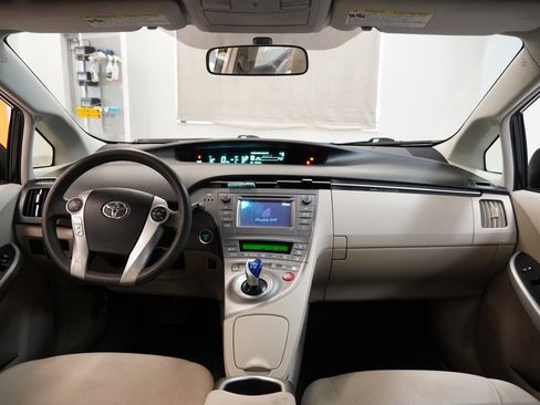 Used 2013 Toyota Prius image 18