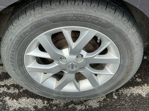 Used 2015 Nissan Versa SV w/ SV Appearance Package image 9