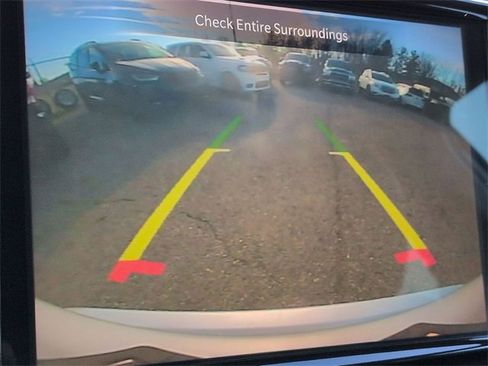 Certified 2024 Chrysler Pacifica Touring-L image 24